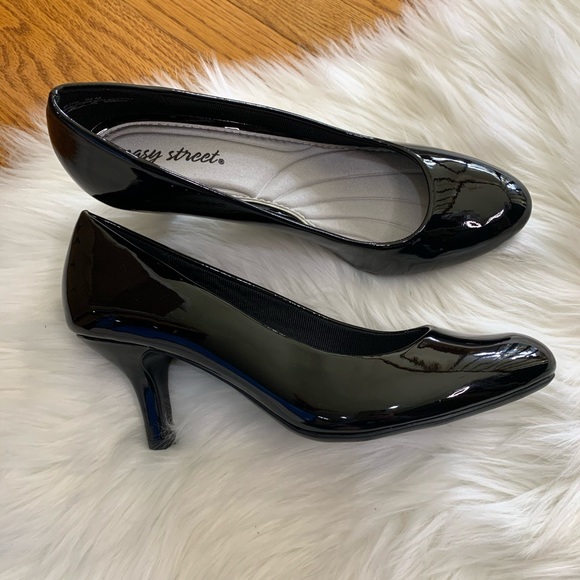 Easy Street Women Passion Dress Pump Black Patent - Picture 2 of 8